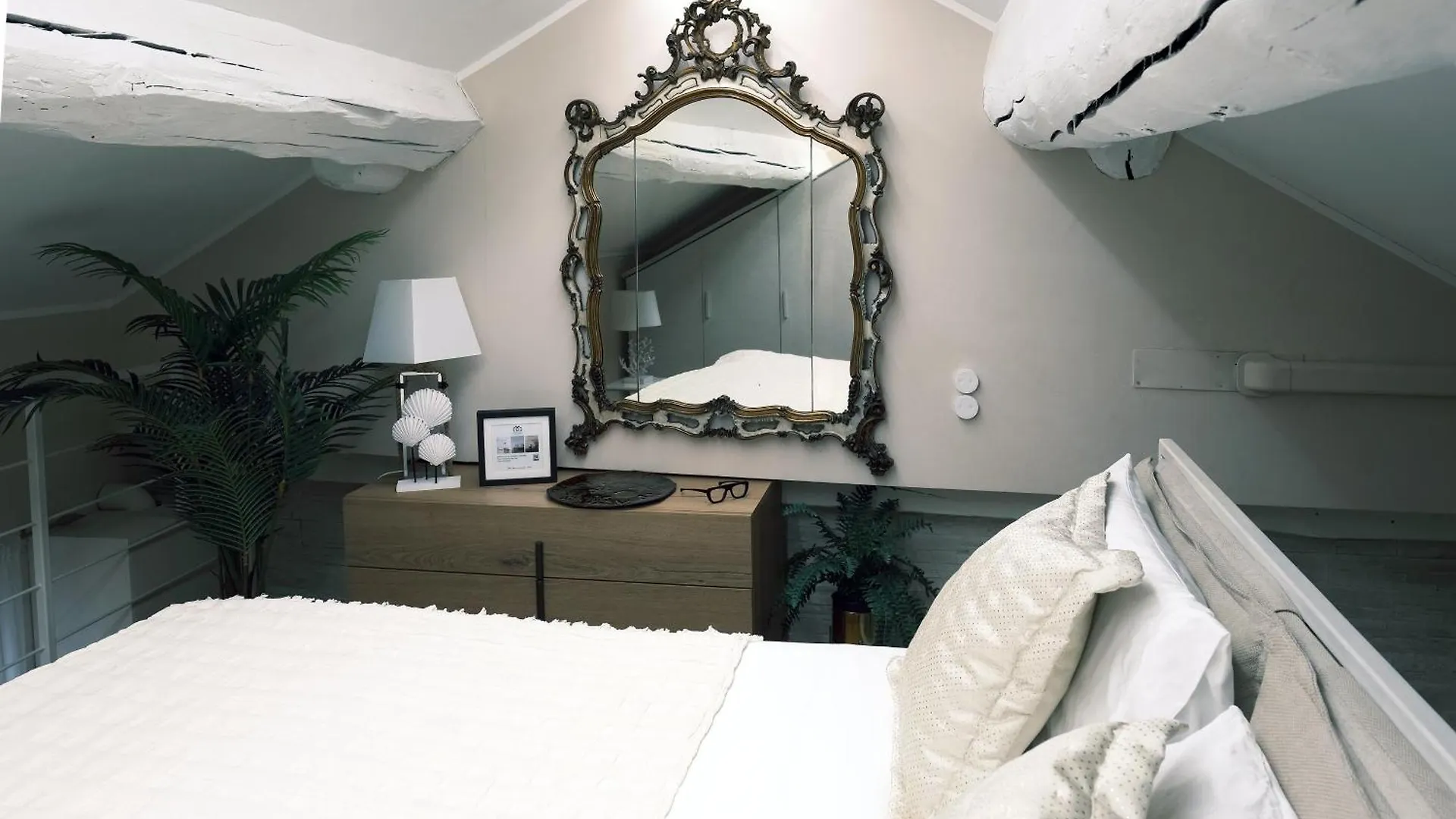 ComeCasa Prestigiosa suite in crocetta Milano Appartamento